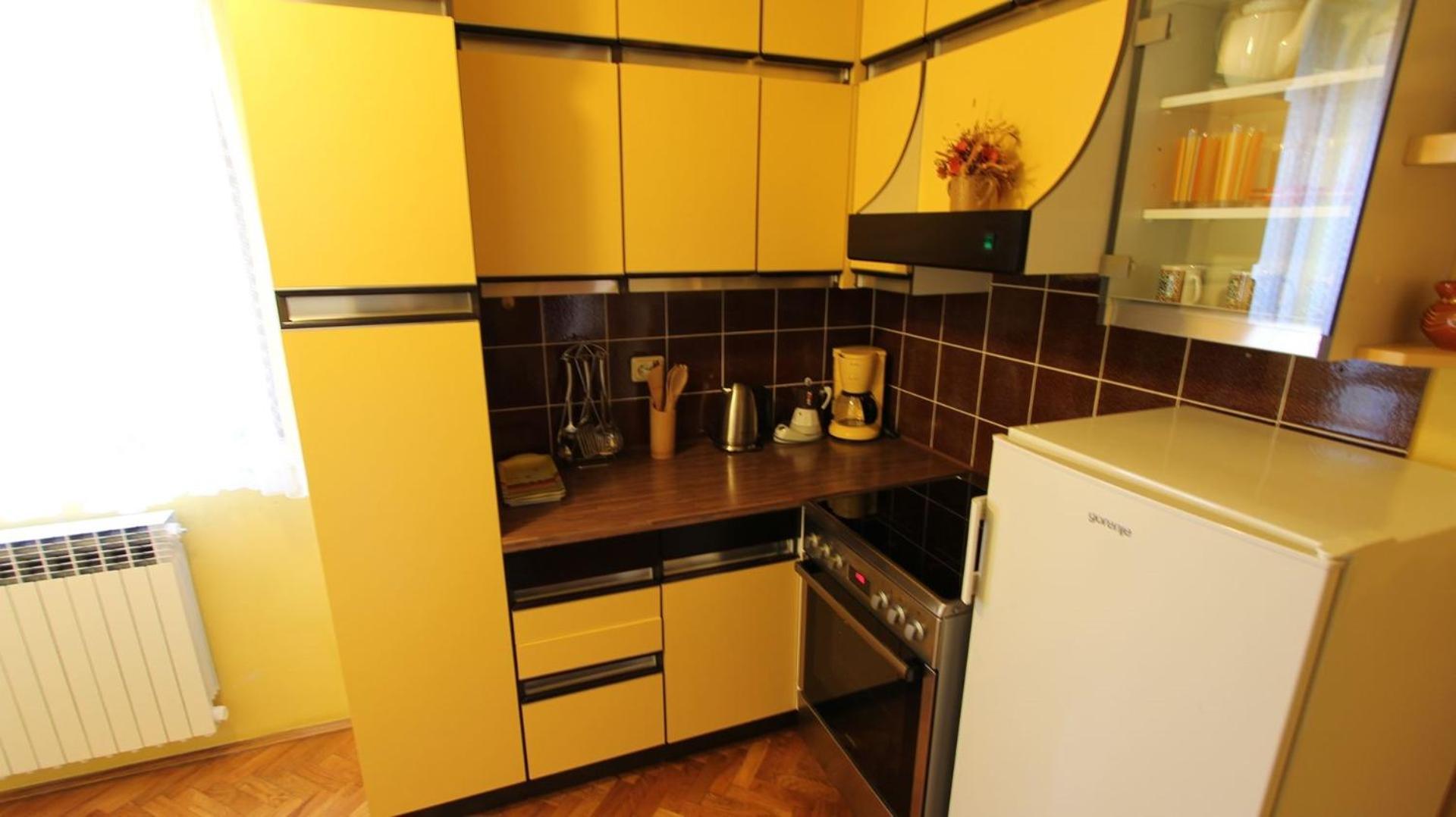 Apartment Studio Ljutic Малинська Екстер'єр фото