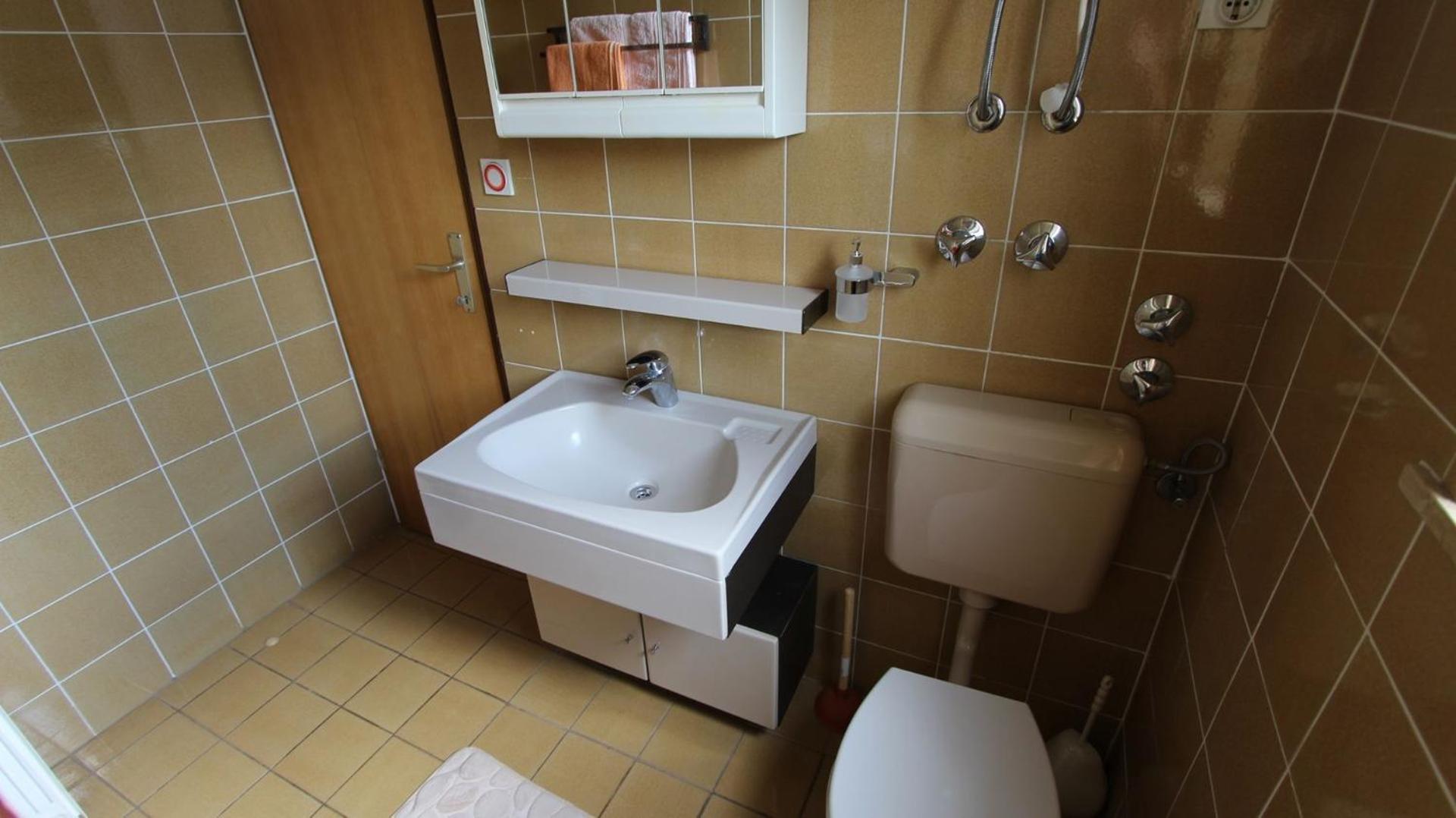 Apartment Studio Ljutic Малинська Екстер'єр фото